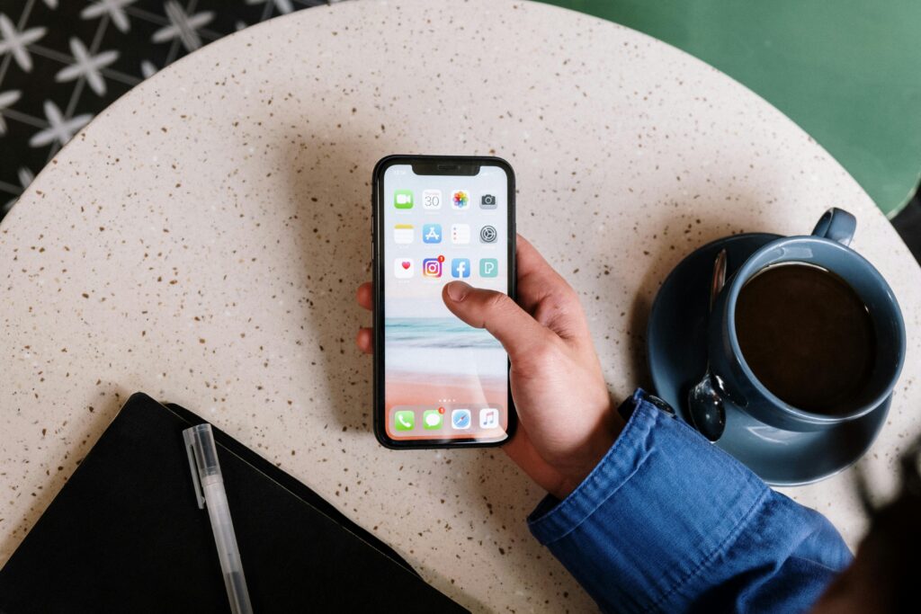Discover the best time to post on Instagram Sunday for max engagement! Data-backed tips, tools, and strategies to boost your reach in 2025