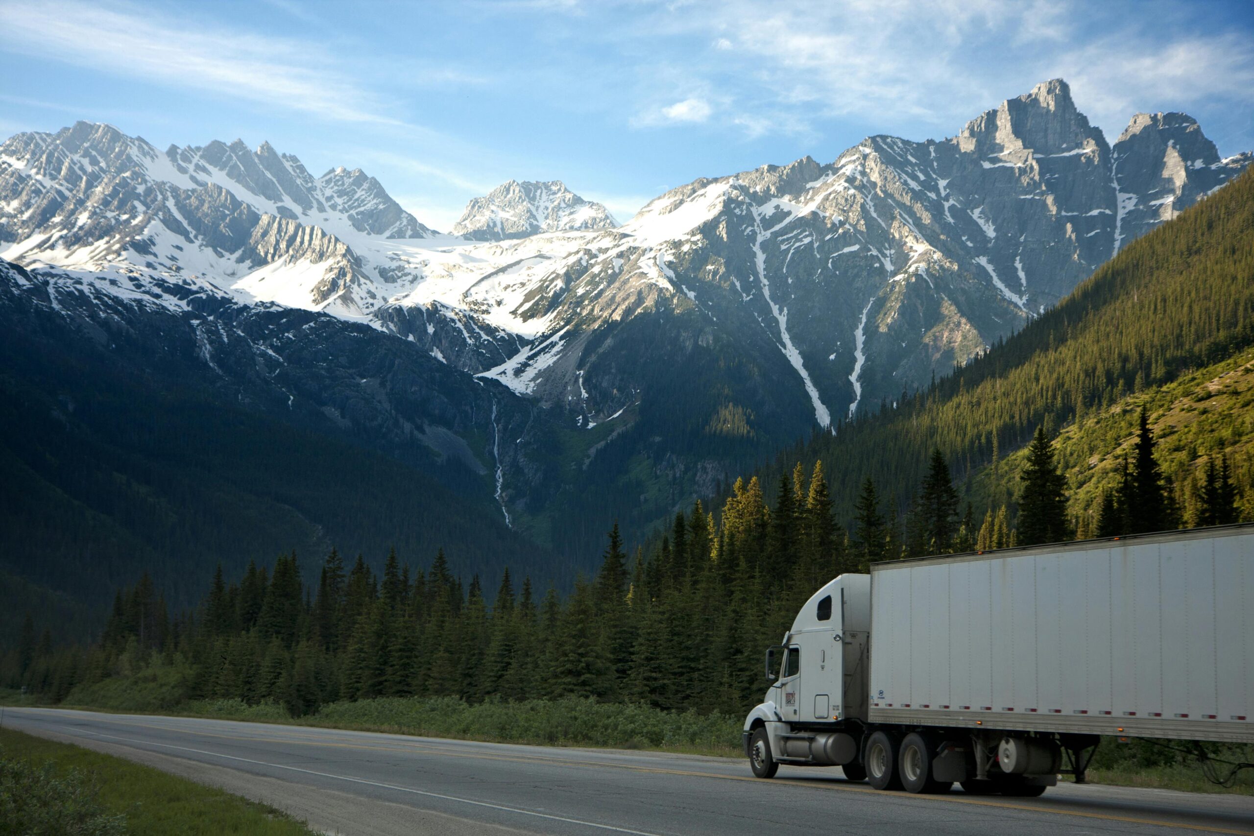 Hit the Road with Us: An Amazing Truck Driver Opportunity Awaits!
