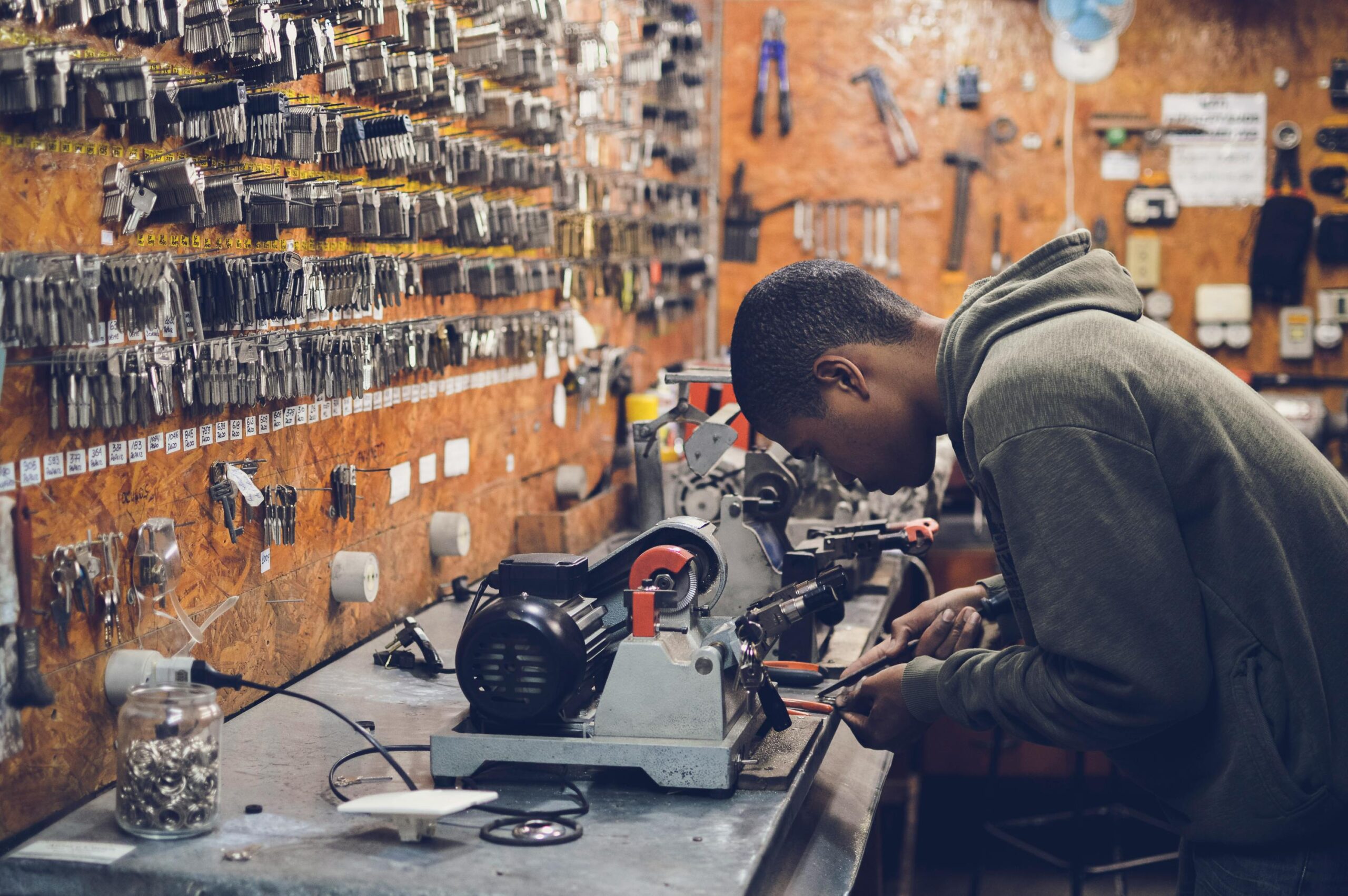 Your Guide to Finding Awesome Jobs for 15 and 16-Year-Olds