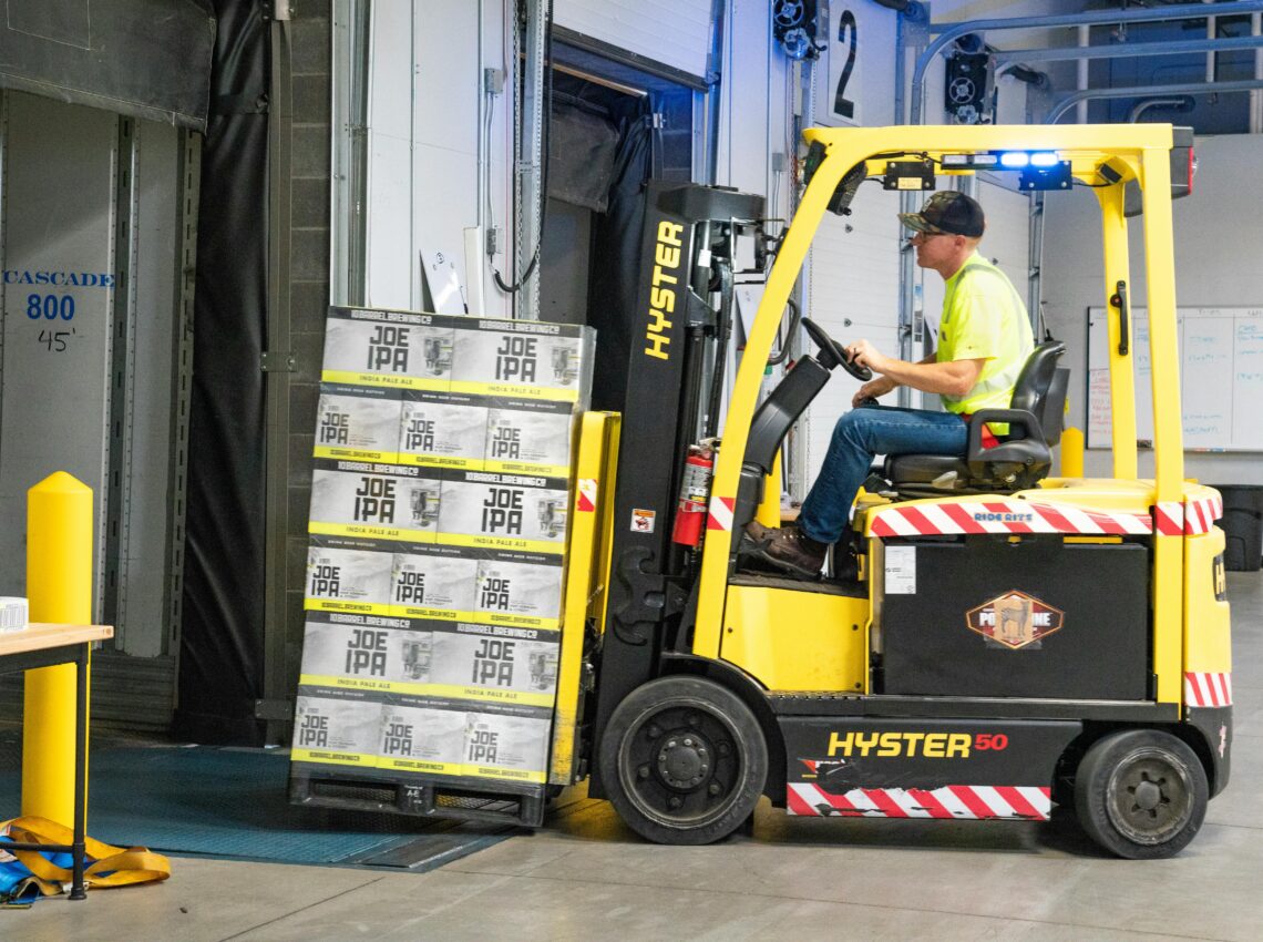 Become a Warehouse Order Picker/Packer: Your Path to a Dynamic Career!